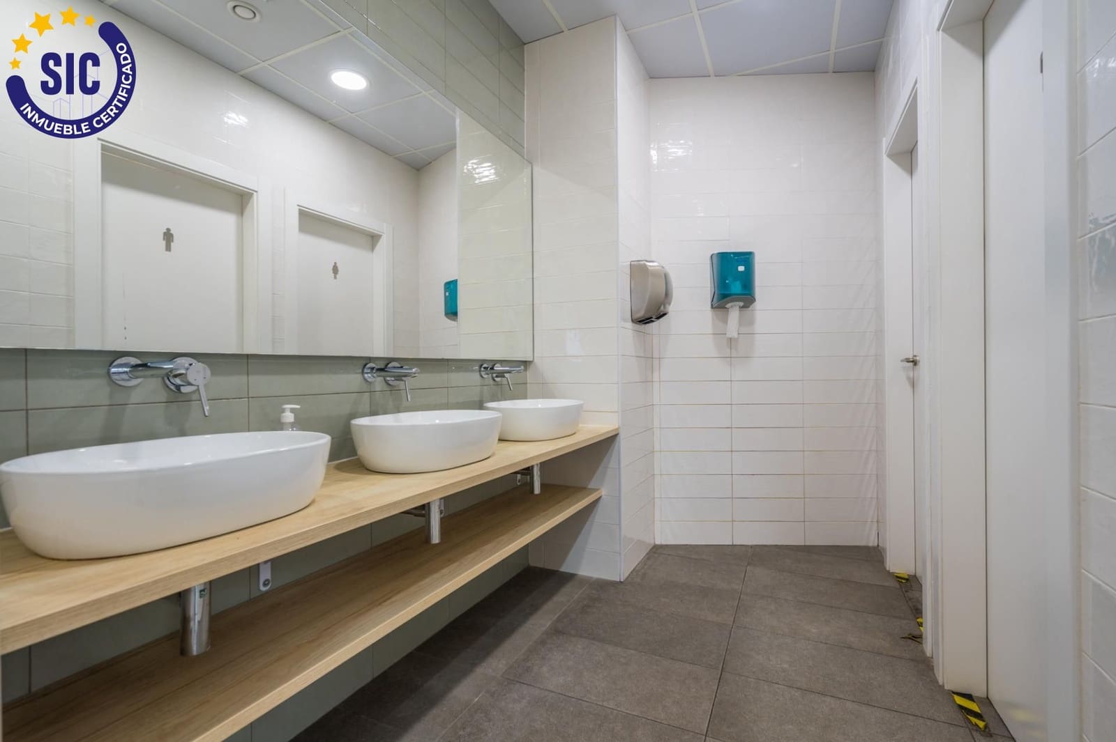 Commercial for sale in Valencia city - € 850,000 (Ref: 10041262)