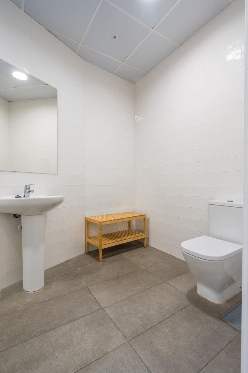 Komercyjne do wynajęcia w Miasto Walencja - 5 000 € (Ref: 10041263)