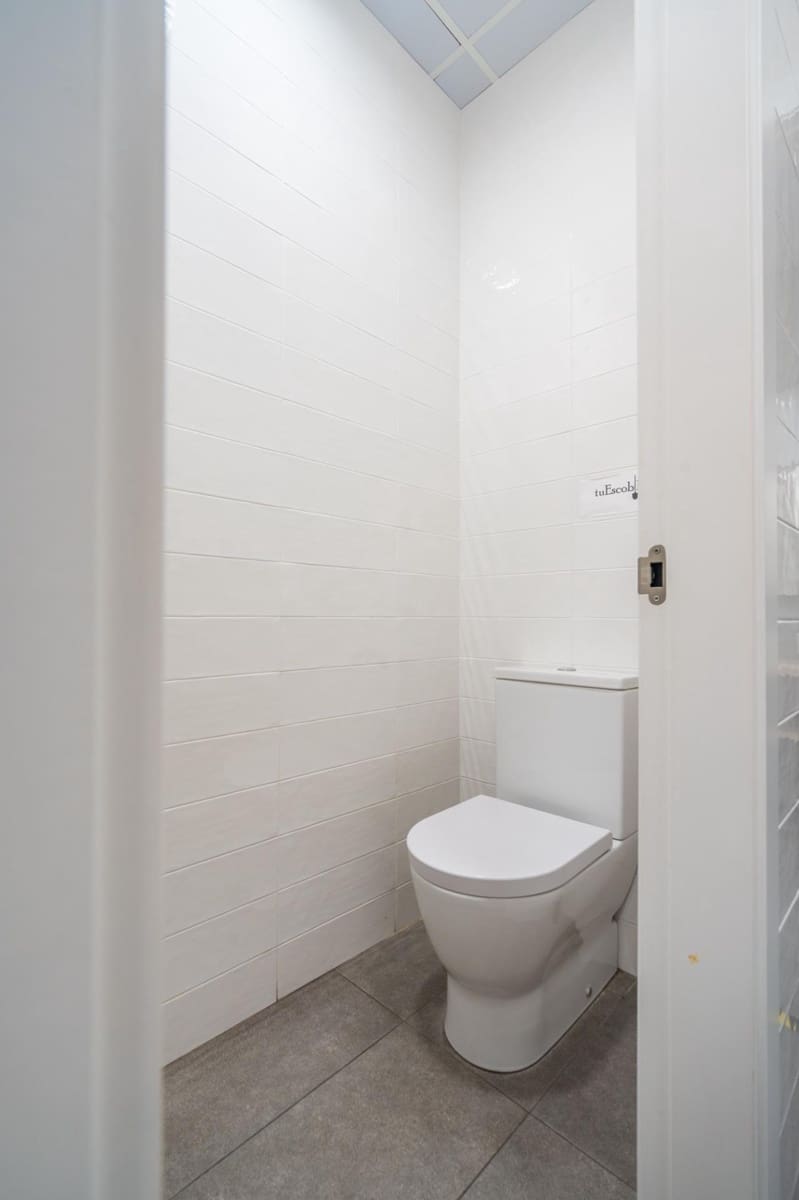 Komercyjne do wynajęcia w Miasto Walencja - 5 000 € (Ref: 10041263)