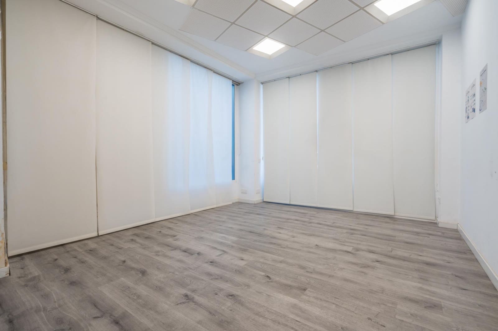 Komercyjne do wynajęcia w Miasto Walencja - 5 000 € (Ref: 10041263)