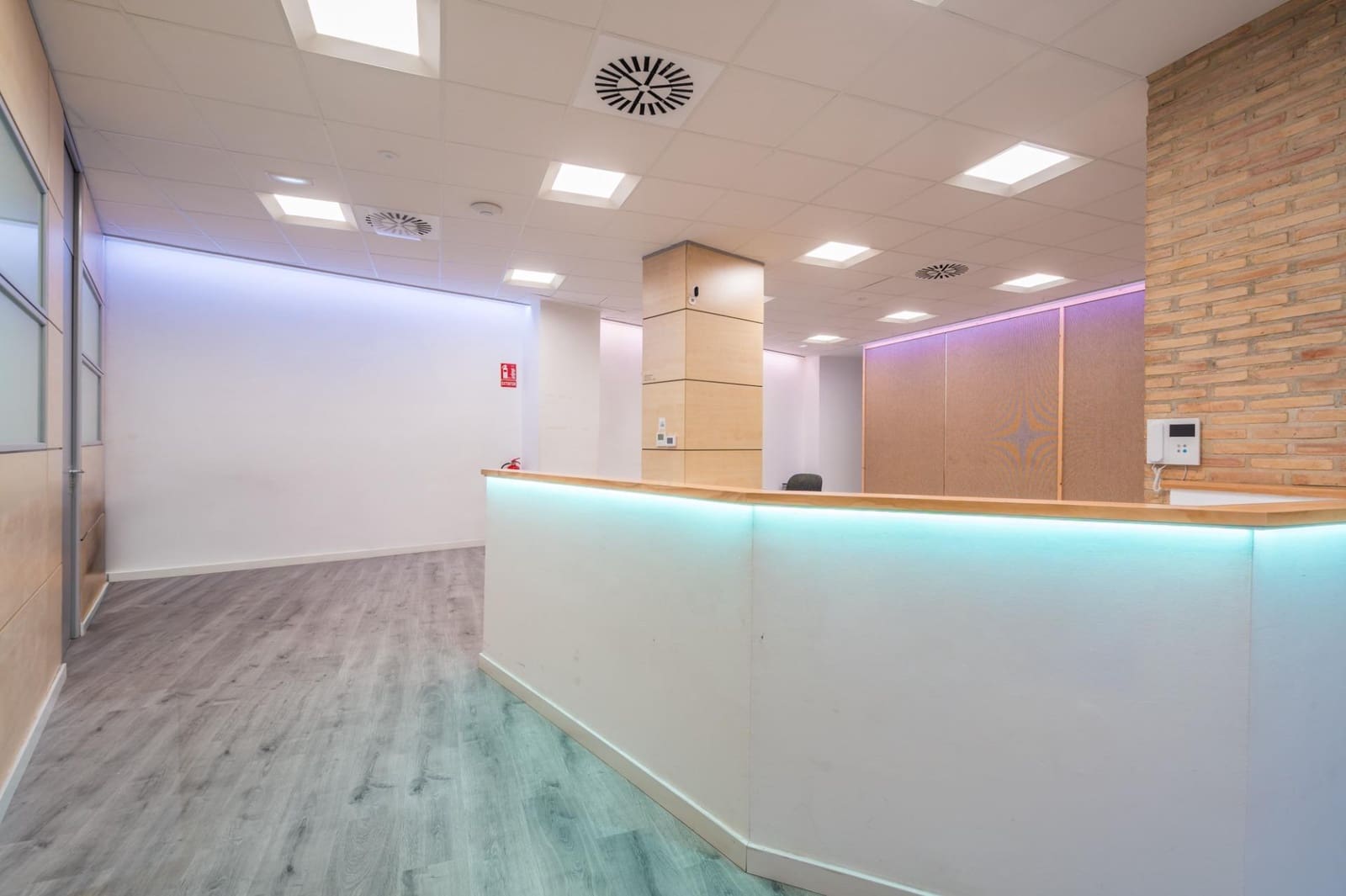 Komercyjne do wynajęcia w Miasto Walencja - 5 000 € (Ref: 10041263)