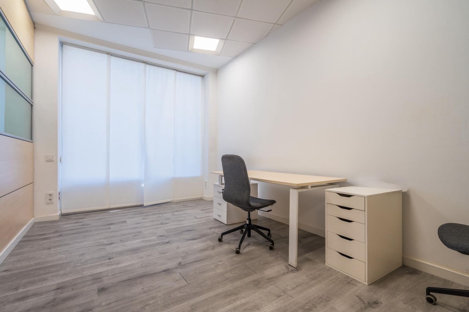 Komercyjne do wynajęcia w Miasto Walencja - 5 000 € (Ref: 10041263)