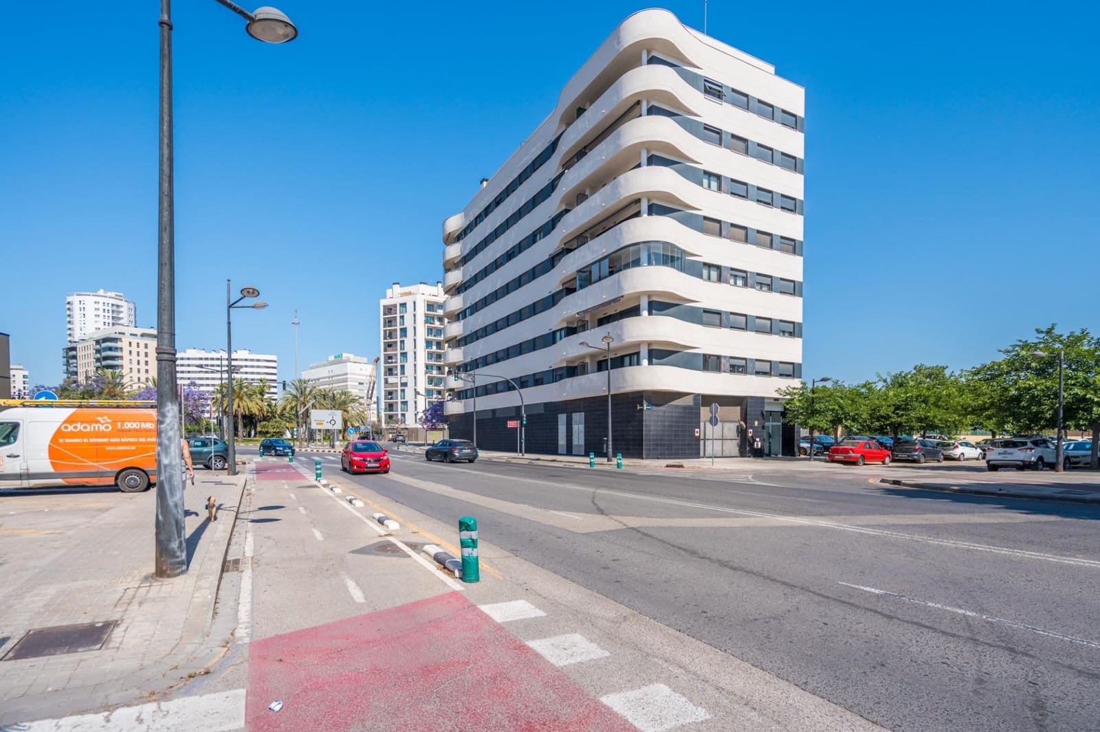 Komercyjne do wynajęcia w Miasto Walencja - 5 000 € (Ref: 10041263)