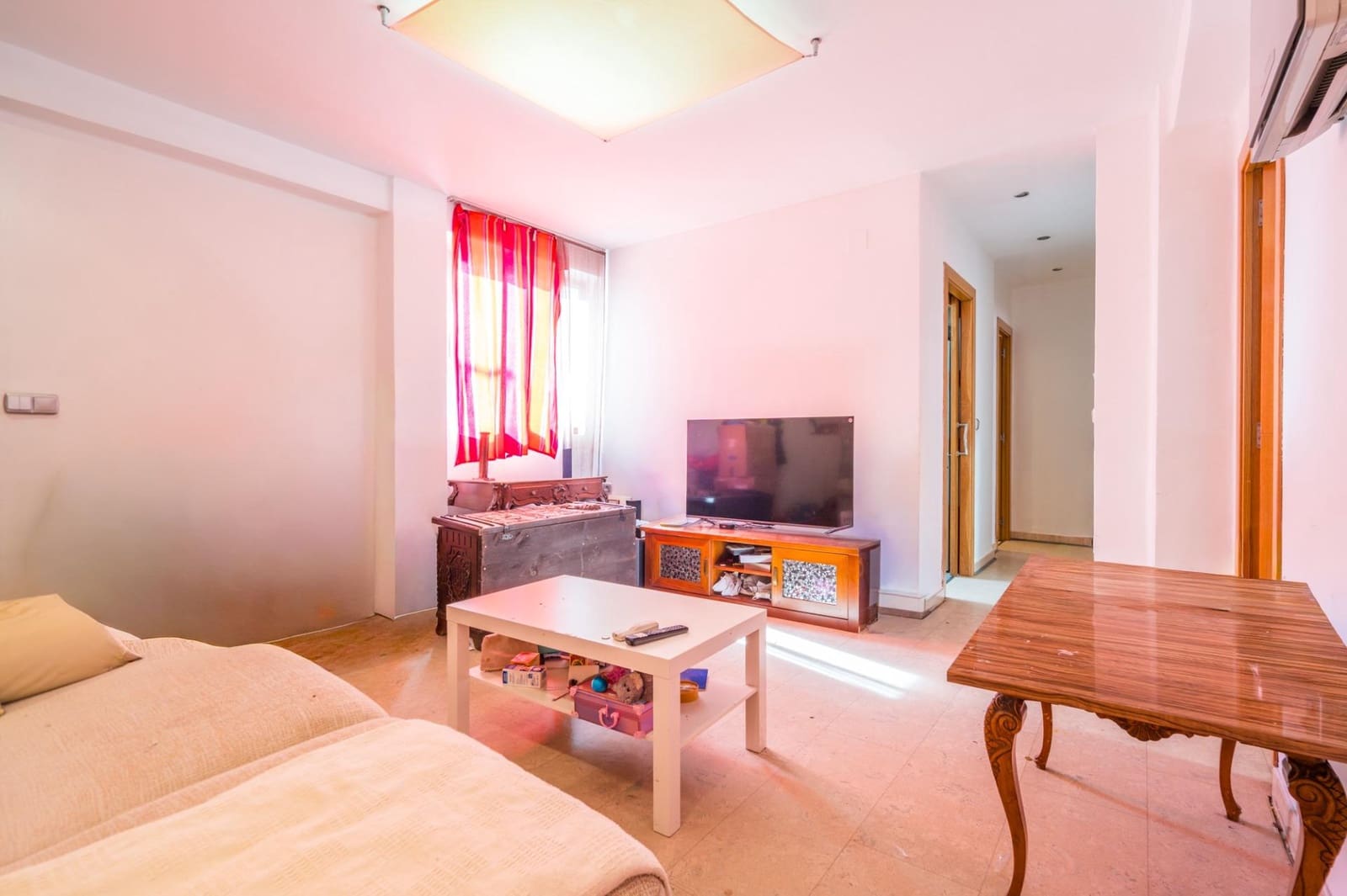3 bedroom Flat for sale in Valencia city - € 160,000 (Ref: 10076582)