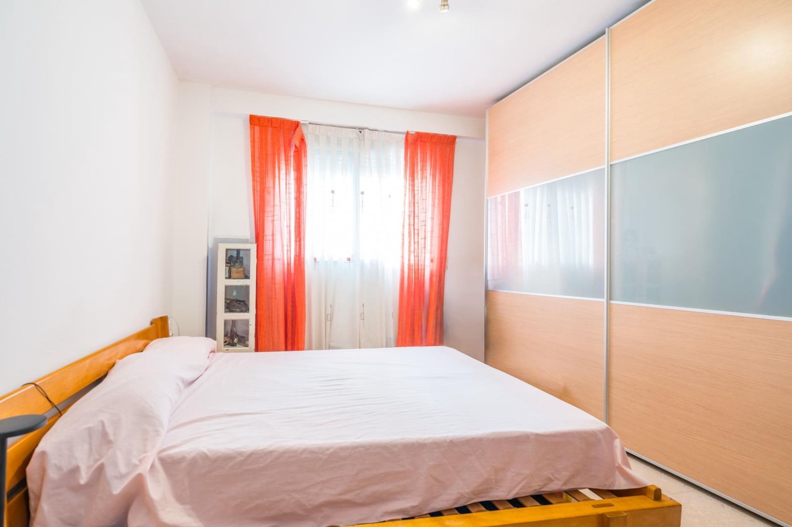 3 bedroom Flat for sale in Valencia city - € 160,000 (Ref: 10076582)