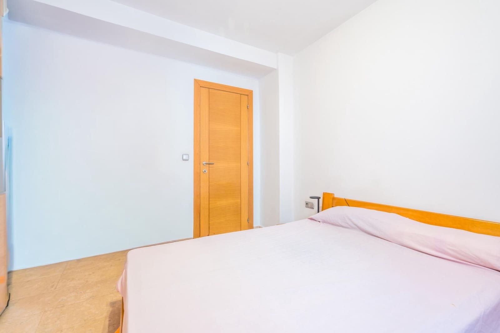 3 bedroom Flat for sale in Valencia city - € 160,000 (Ref: 10076582)