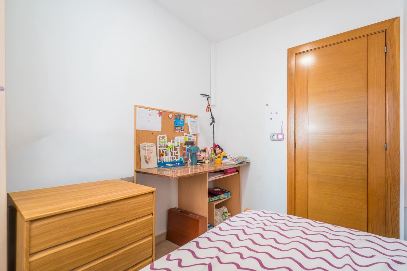3 bedroom Flat for sale in Valencia city - € 160,000 (Ref: 10076582)