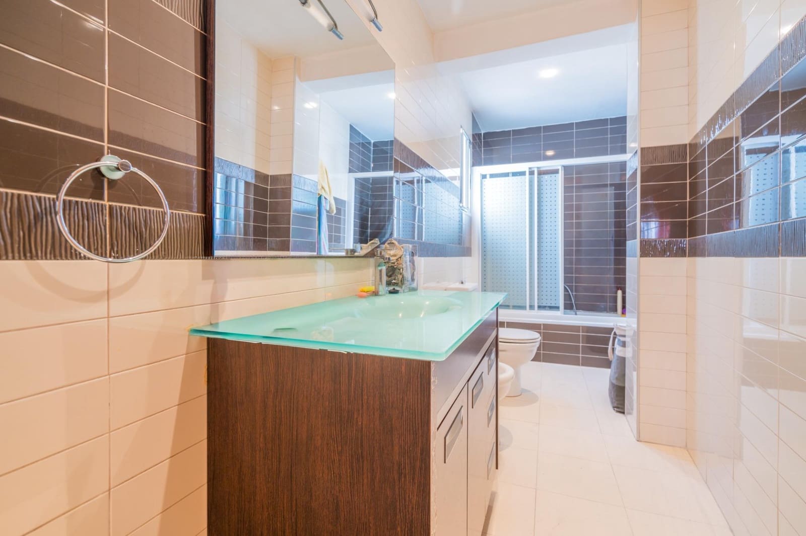 3 bedroom Flat for sale in Valencia city - € 160,000 (Ref: 10076582)