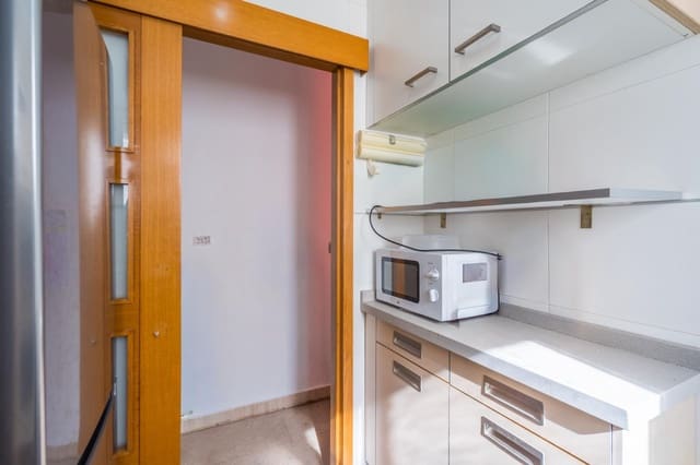 3 bedroom Flat for sale in Castellar-L'Oliveral, Valencia city - € 160,000 (Ref: 10076582)