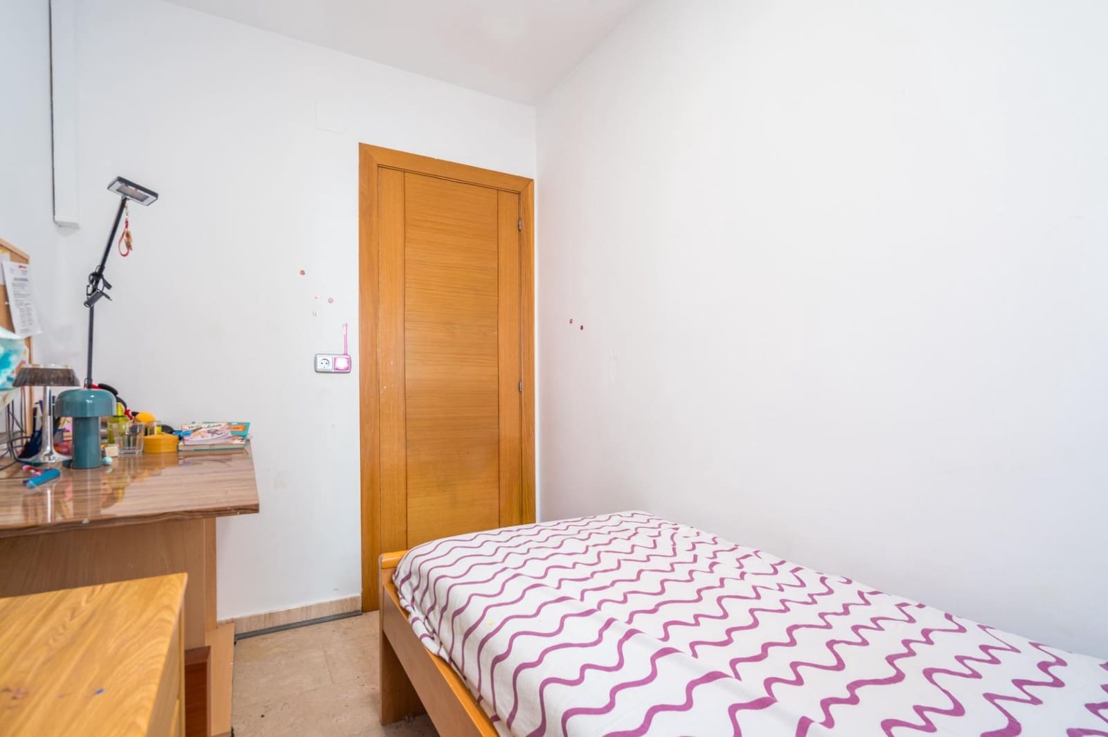 3 bedroom Flat for sale in Valencia city - € 160,000 (Ref: 10076582)