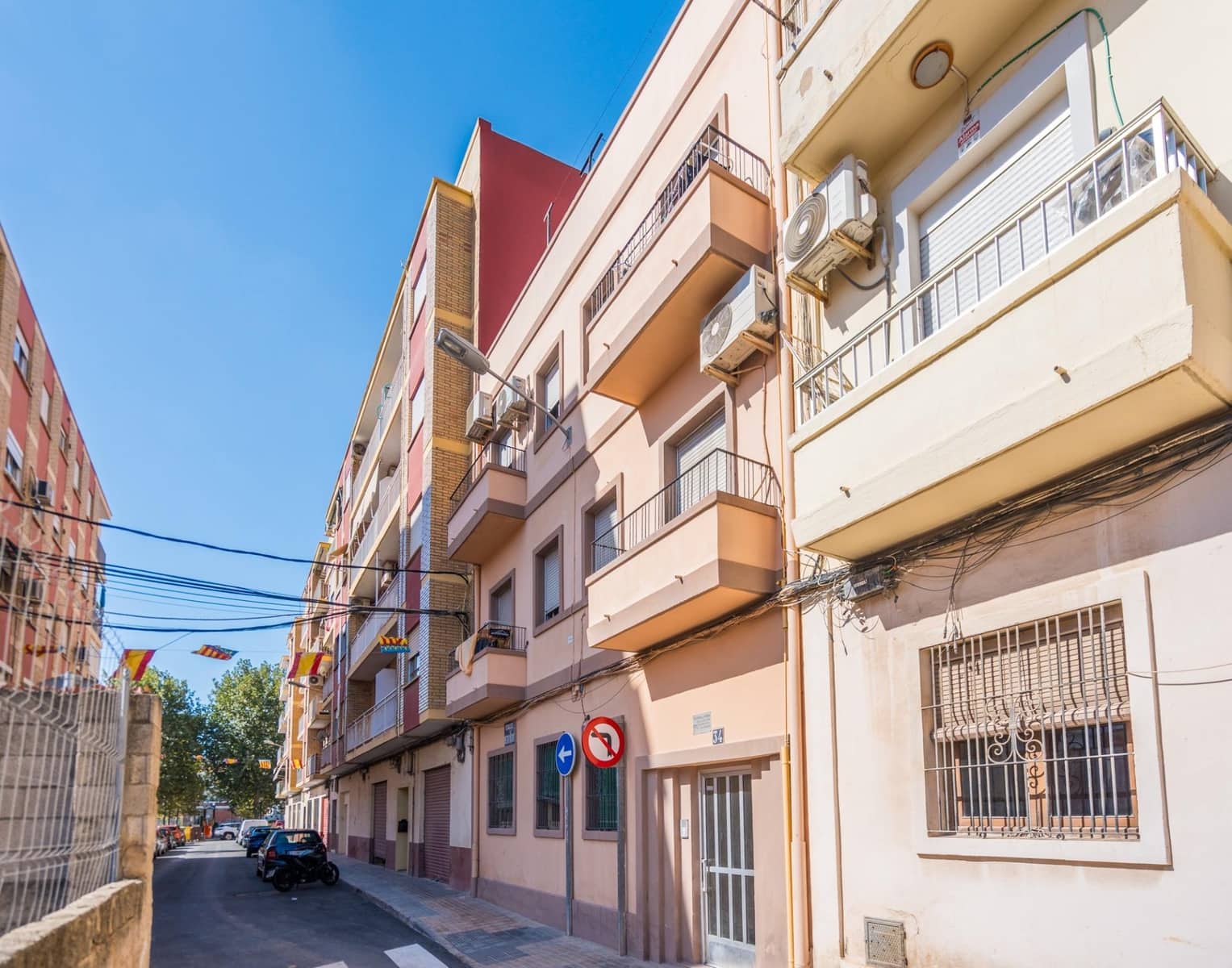 3 bedroom Flat for sale in Valencia city - € 160,000 (Ref: 10076582)