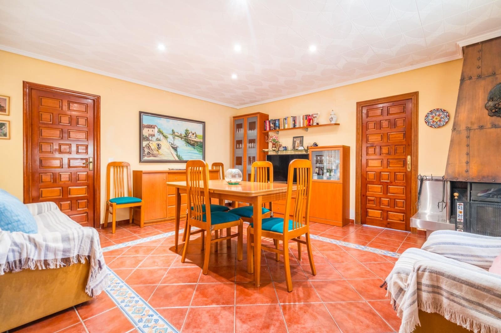 4 soverom Villa til salgs i Lliria med svømmebasseng - € 250 000 (Ref: 10086349)