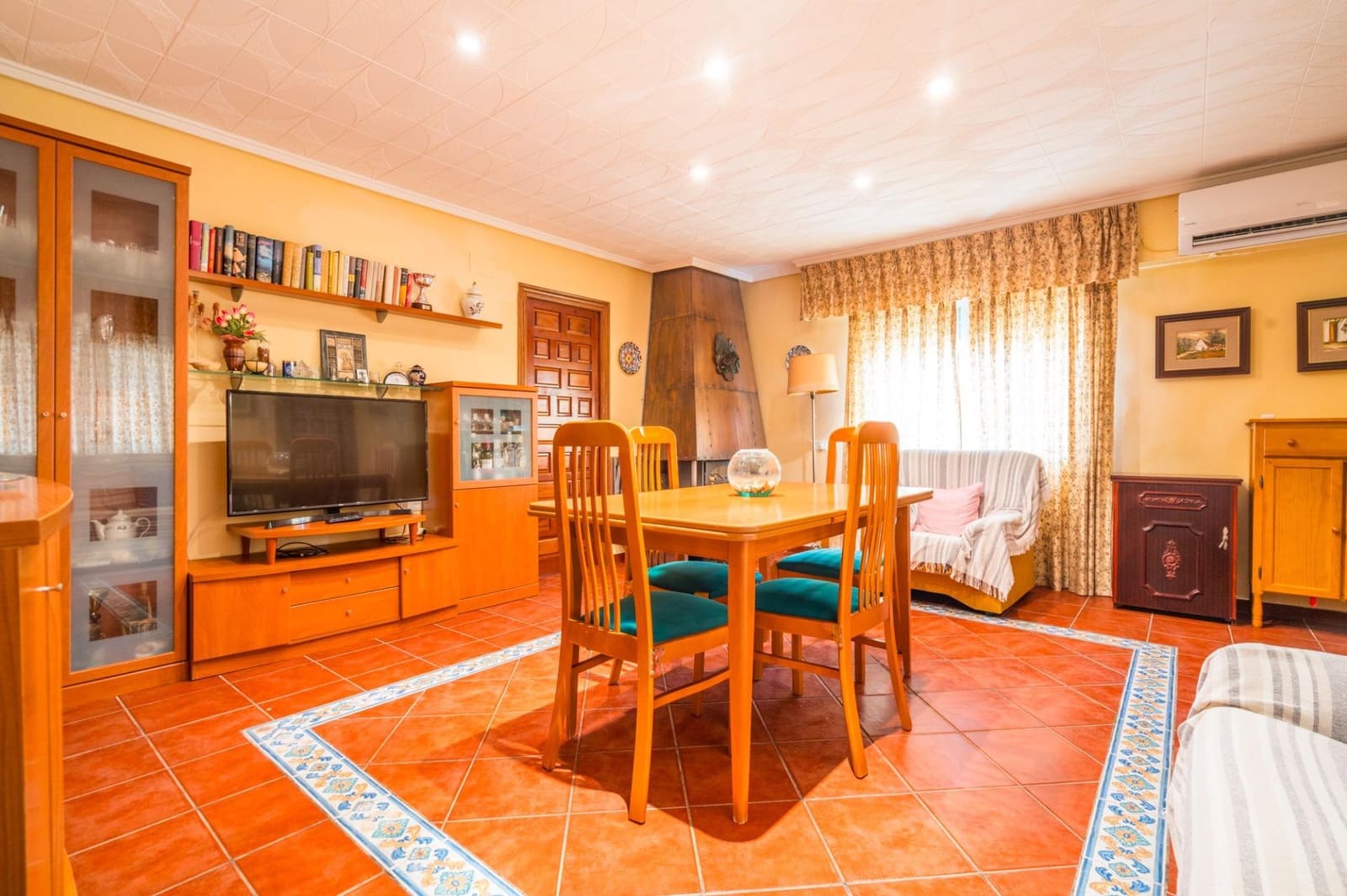 4 soverom Villa til salgs i Lliria med svømmebasseng - € 250 000 (Ref: 10086349)