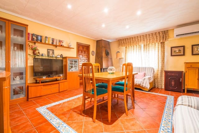 4 bedroom Villa for sale in Llíria with pool - € 250,000 (Ref: 10086349)