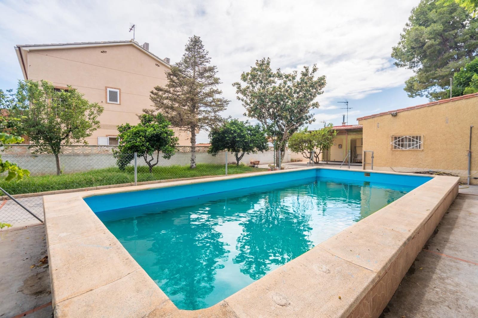 4 soverom Villa til salgs i Lliria med svømmebasseng - € 250 000 (Ref: 10086349)