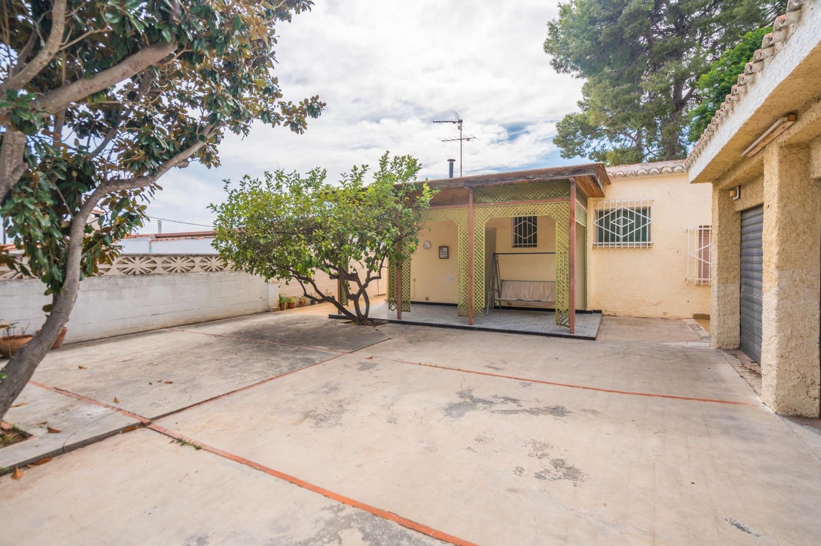 4 soverom Villa til salgs i Lliria med svømmebasseng - € 250 000 (Ref: 10086349)