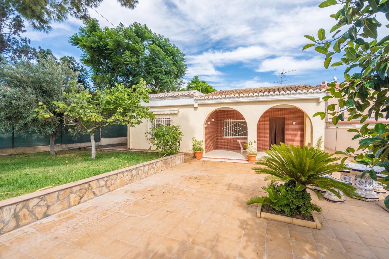 4 soverom Villa til salgs i Lliria med svømmebasseng - € 250 000 (Ref: 10086349)