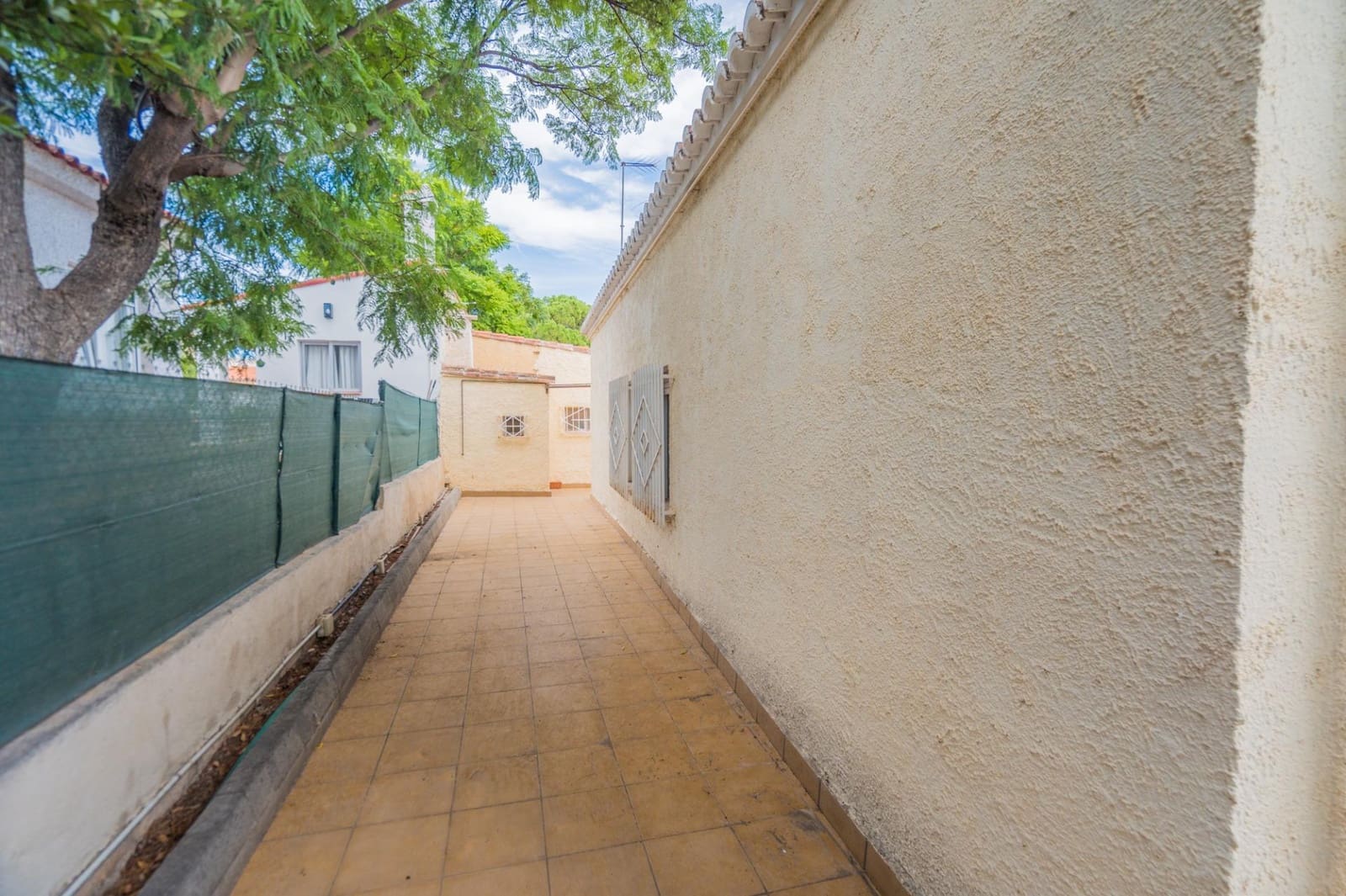 4 soverom Villa til salgs i Lliria med svømmebasseng - € 250 000 (Ref: 10086349)