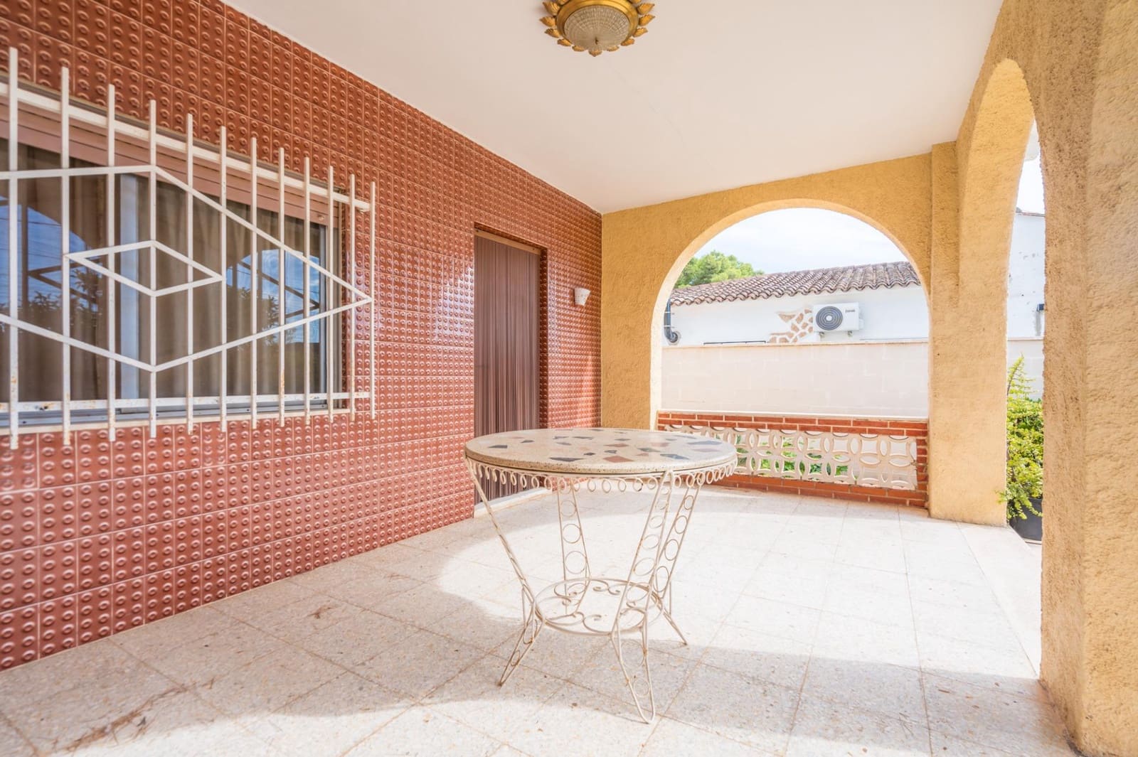 4 soverom Villa til salgs i Lliria med svømmebasseng - € 250 000 (Ref: 10086349)