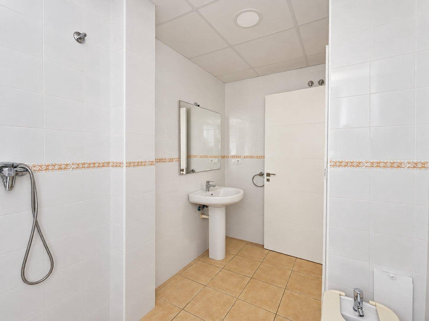 3 makuuhuone Paritalo myytävänä paikassa La Pobla de Vallbona mukana uima-altaan - 360 000 € (Ref: 10086350)