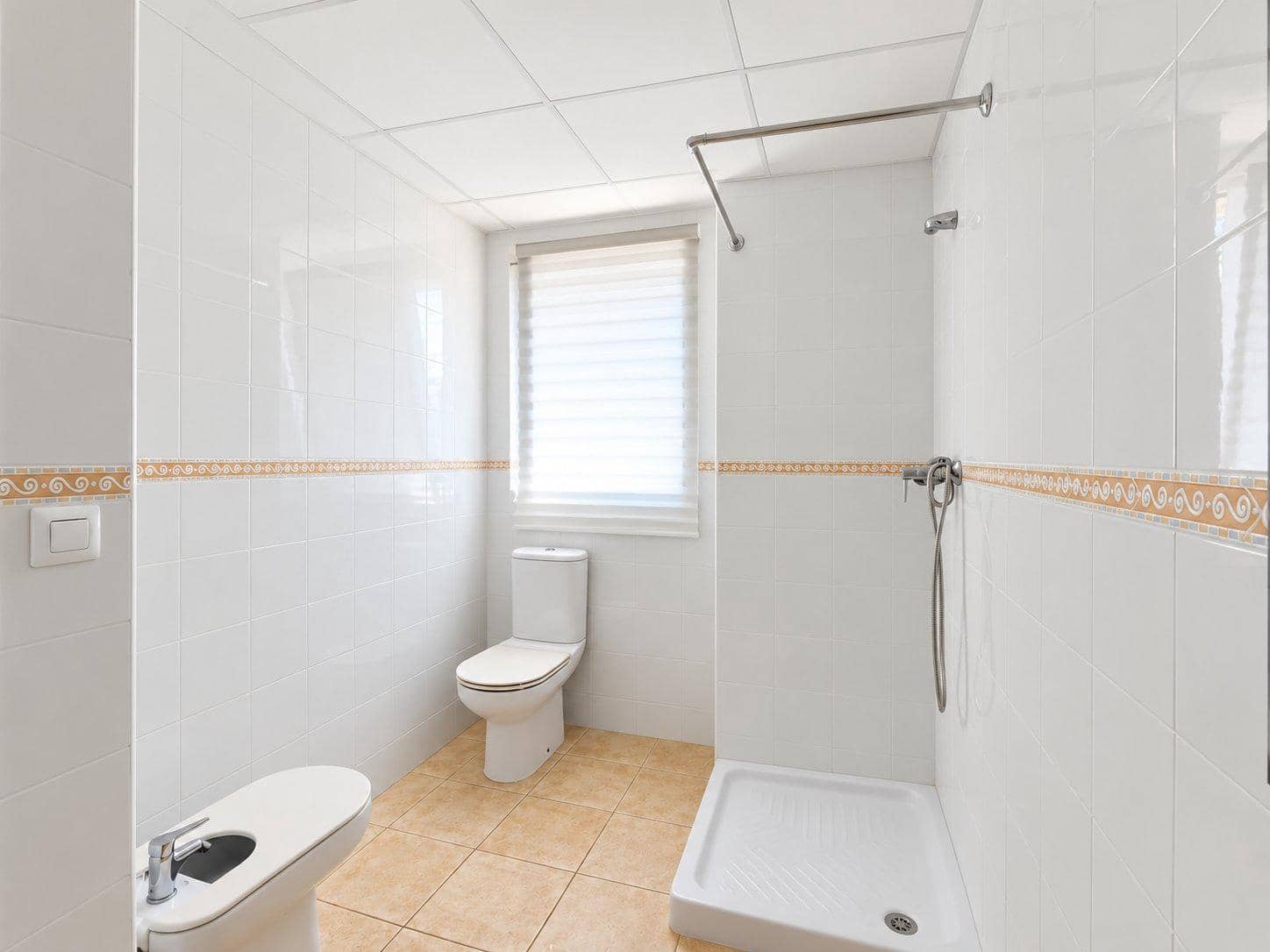 3 makuuhuone Paritalo myytävänä paikassa La Pobla de Vallbona mukana uima-altaan - 360 000 € (Ref: 10086350)