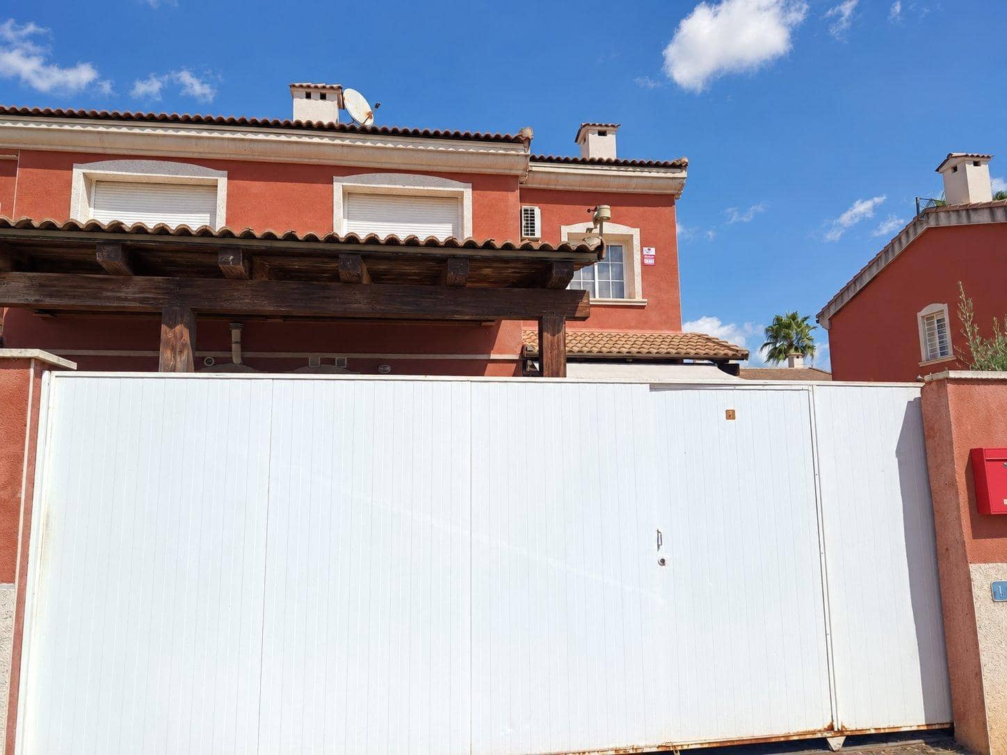 3 makuuhuone Paritalo myytävänä paikassa La Pobla de Vallbona mukana uima-altaan - 360 000 € (Ref: 10086350)
