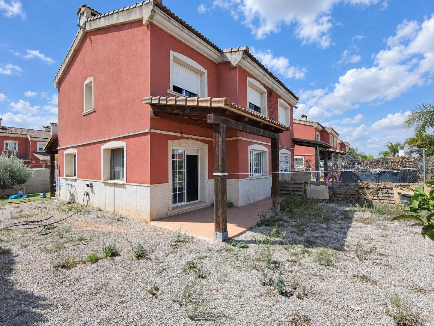 3 makuuhuone Paritalo myytävänä paikassa La Pobla de Vallbona mukana uima-altaan - 360 000 € (Ref: 10086350)