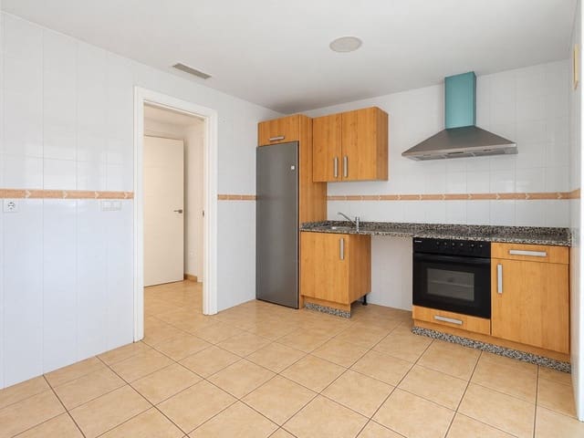 3 makuuhuone Paritalo myytävänä paikassa La Pobla de Vallbona mukana uima-altaan - 360 000 € (Ref: 10086350)