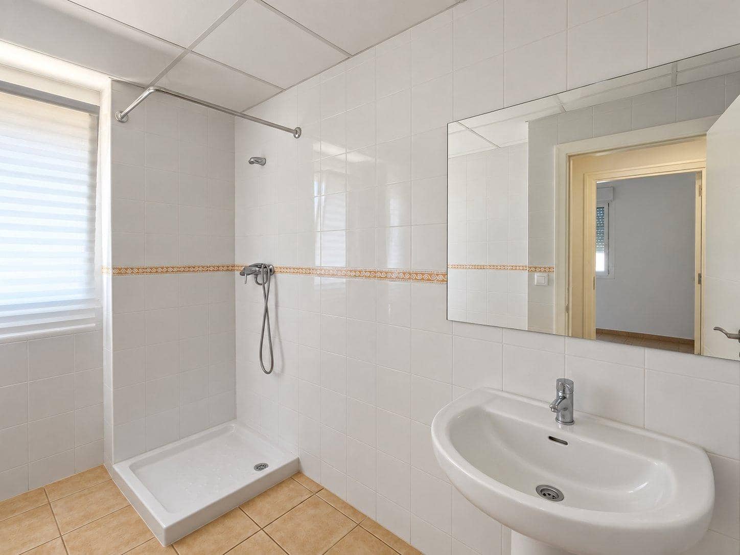 3 makuuhuone Paritalo myytävänä paikassa La Pobla de Vallbona mukana uima-altaan - 360 000 € (Ref: 10086350)