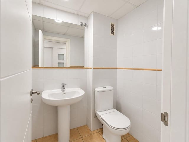 3 makuuhuone Paritalo myytävänä paikassa La Pobla de Vallbona mukana uima-altaan - 360 000 € (Ref: 10086350)