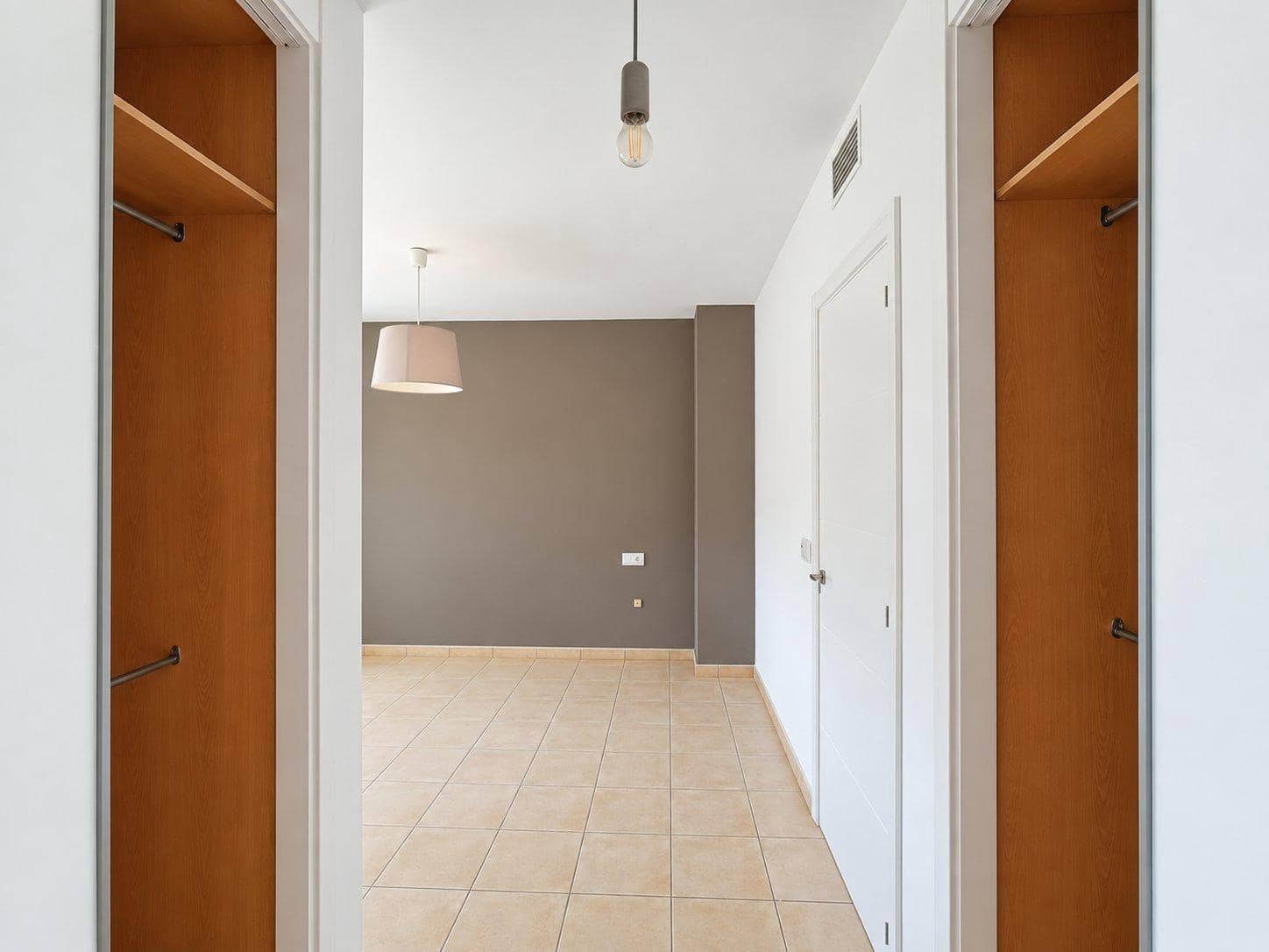 3 makuuhuone Paritalo myytävänä paikassa La Pobla de Vallbona mukana uima-altaan - 360 000 € (Ref: 10086350)