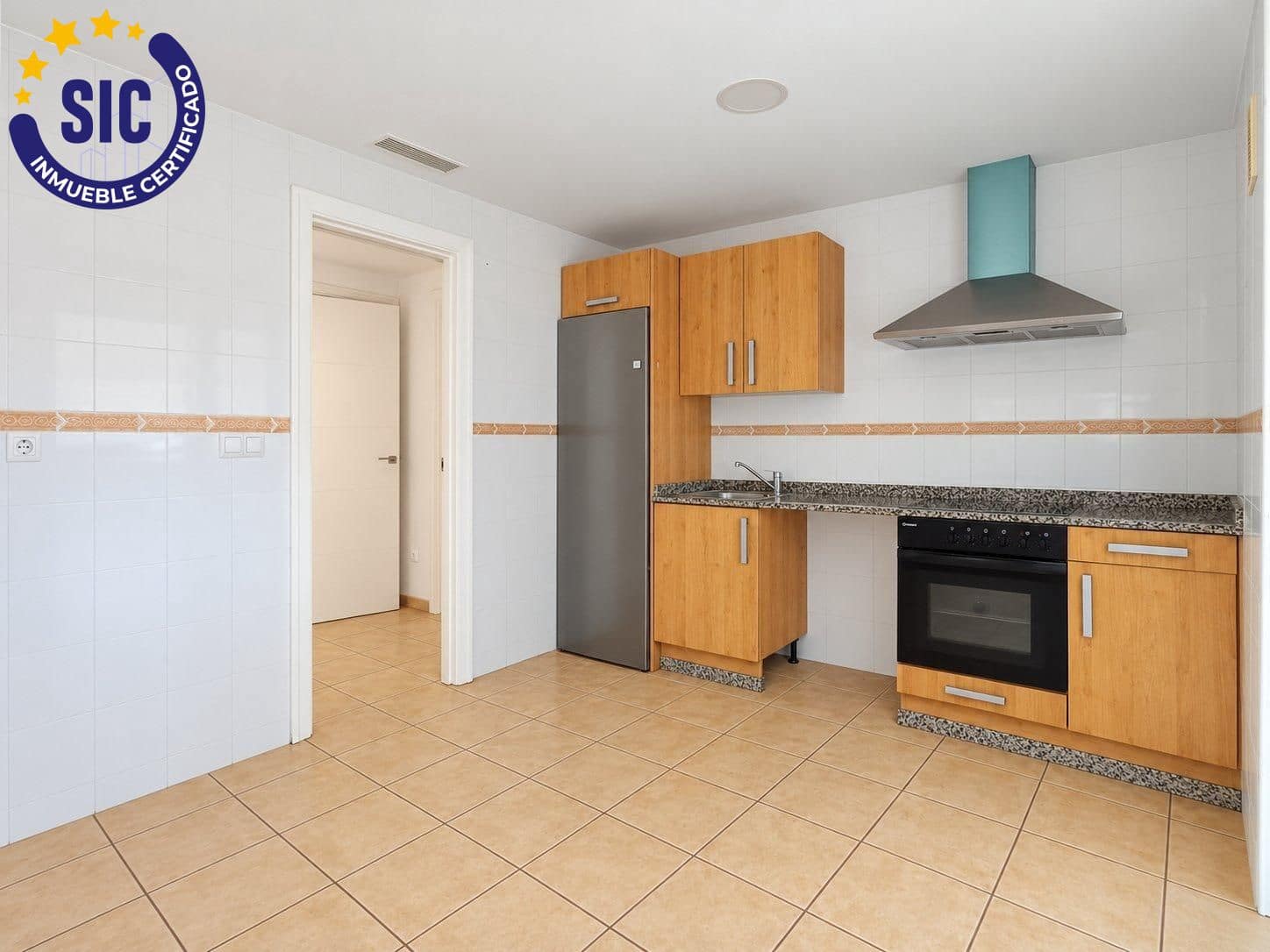 3 bedroom Semi-detached Villa for sale in La Pobla de Vallbona with pool - € 360,000 (Ref: 10086350)