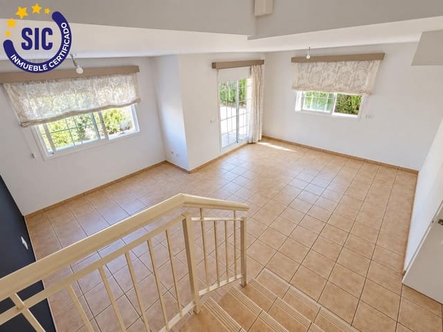 Pareado de 3 habitaciones en La Pobla de Vallbona en venta con piscina - 360.000 € (Ref: 10086350)