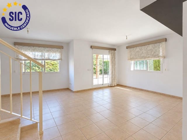 Pareado de 3 habitaciones en La Pobla de Vallbona en venta con piscina - 360.000 € (Ref: 10086350)
