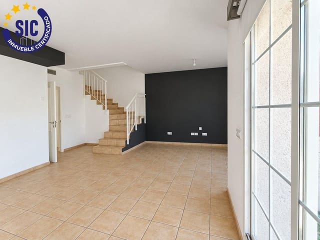 Pareado de 3 habitaciones en La Pobla de Vallbona en venta con piscina - 360.000 € (Ref: 10086350)