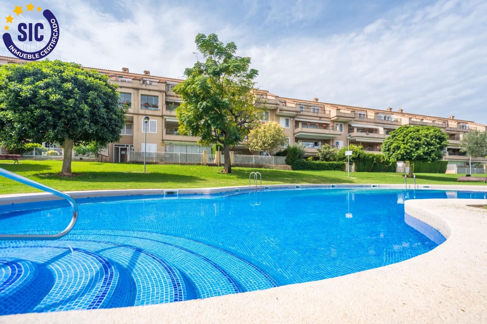 2 bedroom Flat for sale in Betera with pool garage - € 380,000 (Ref: 10131798)