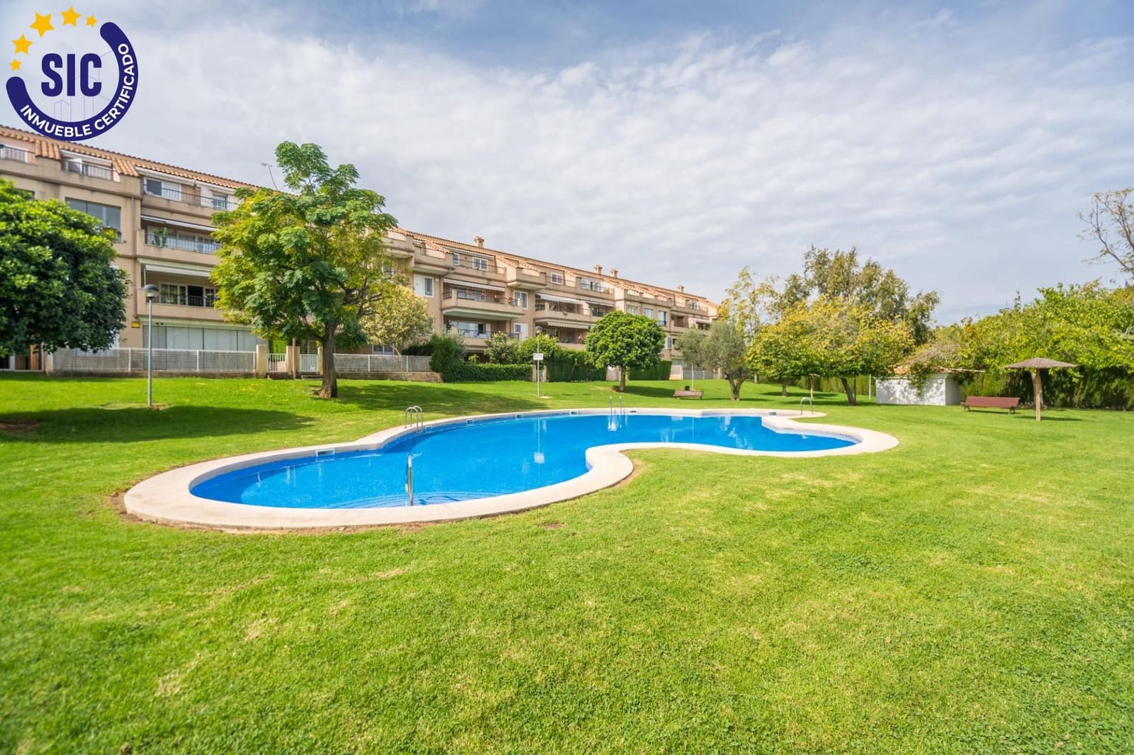 2 bedroom Flat for sale in Betera with pool garage - € 380,000 (Ref: 10131798)