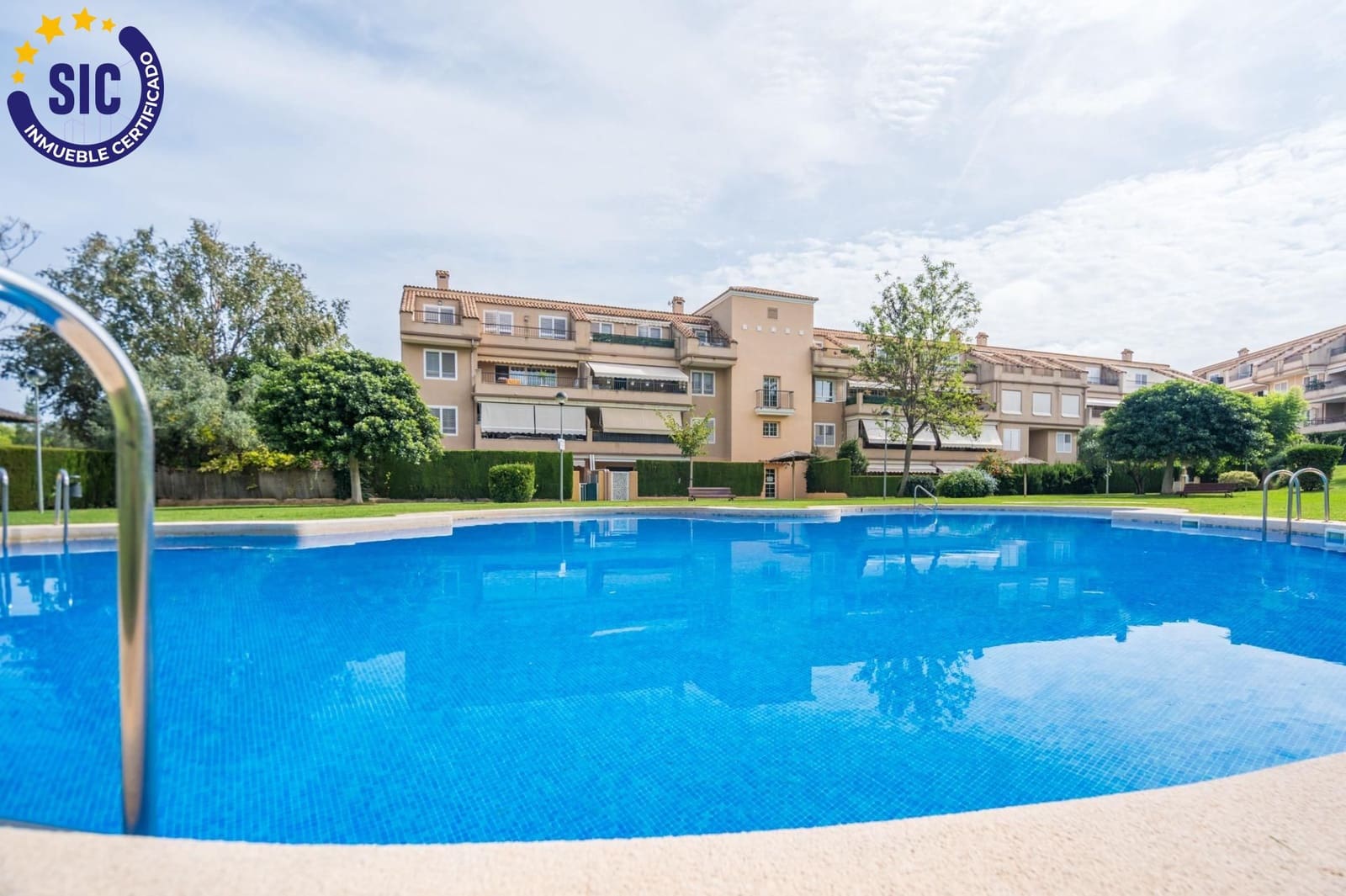 2 bedroom Flat for sale in Betera with pool garage - € 380,000 (Ref: 10131798)