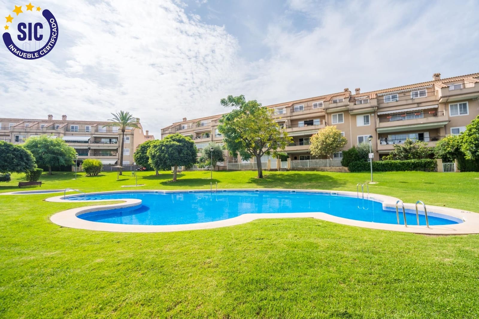 2 bedroom Flat for sale in Betera with pool garage - € 380,000 (Ref: 10131798)