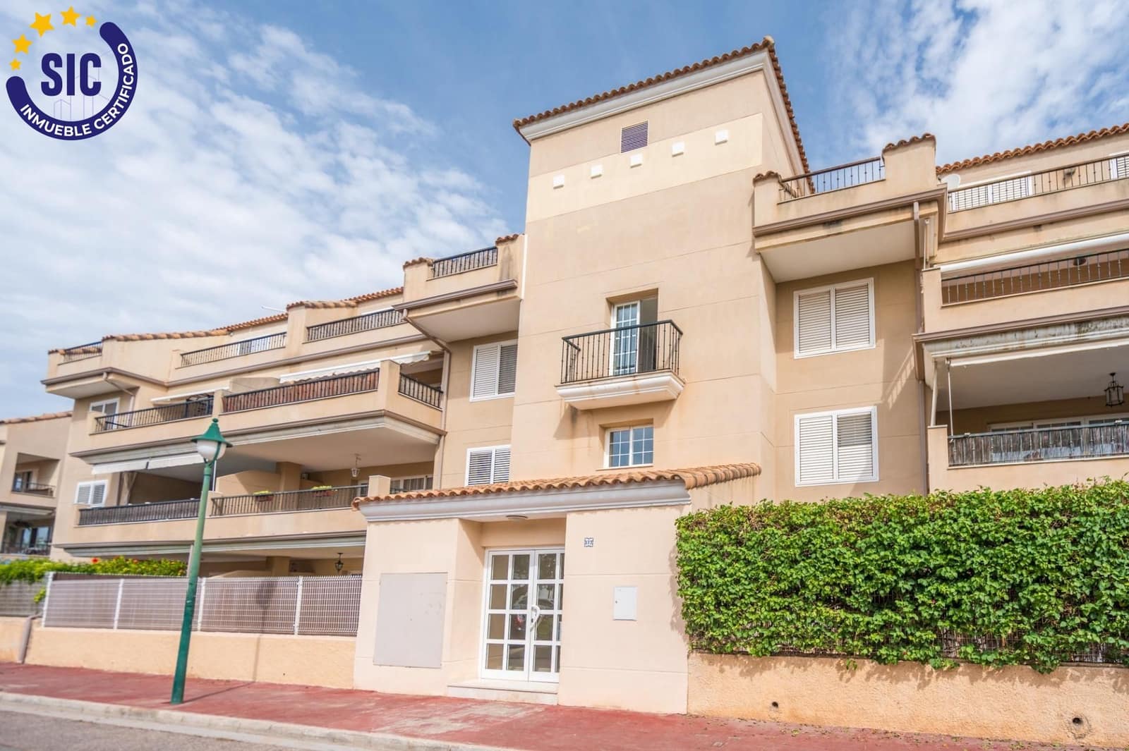 2 bedroom Flat for sale in Betera with pool garage - € 380,000 (Ref: 10131798)