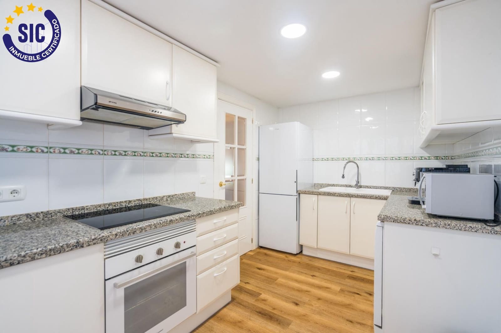 2 bedroom Flat for sale in Betera with pool garage - € 380,000 (Ref: 10131798)