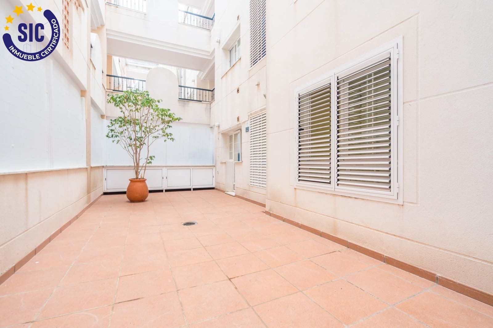 2 bedroom Flat for sale in Betera with pool garage - € 380,000 (Ref: 10131798)