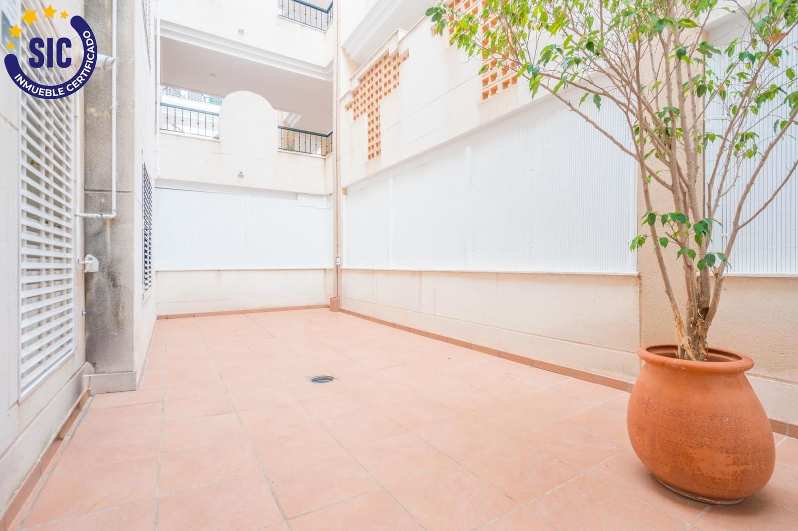 2 bedroom Flat for sale in Betera with pool garage - € 380,000 (Ref: 10131798)