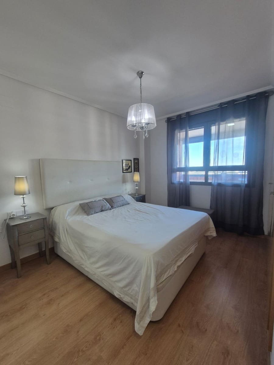 2 soveværelse Penthouse til leje i Valencia by med swimmingpool garage - € 1.900 (Ref: 10173842)