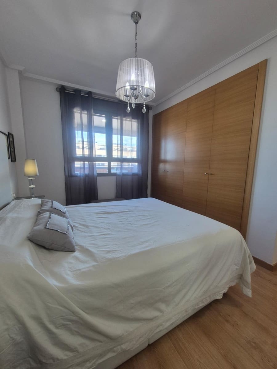2 soveværelse Penthouse til leje i Valencia by med swimmingpool garage - € 1.900 (Ref: 10173842)