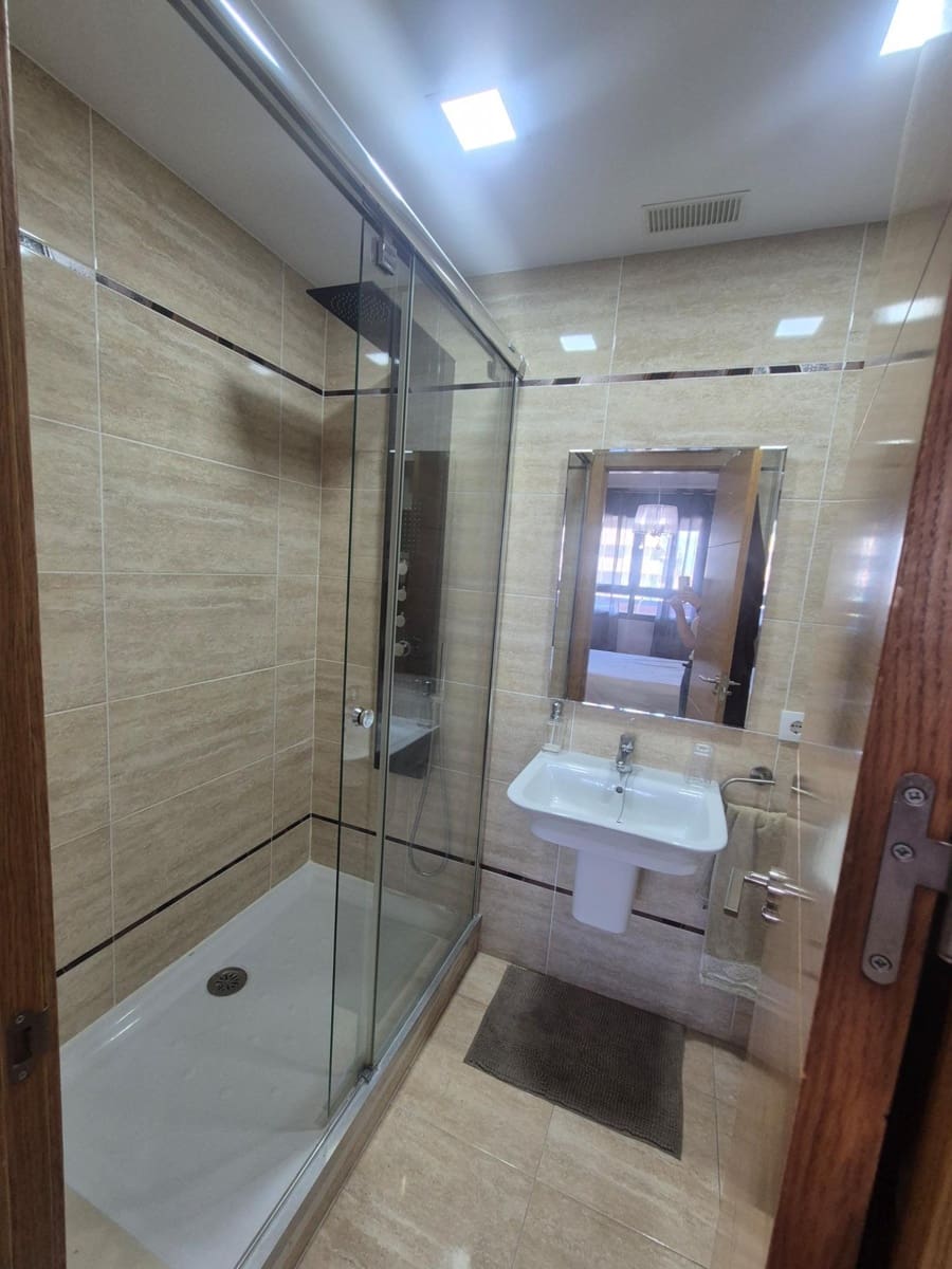 2 soveværelse Penthouse til leje i Valencia by med swimmingpool garage - € 1.900 (Ref: 10173842)