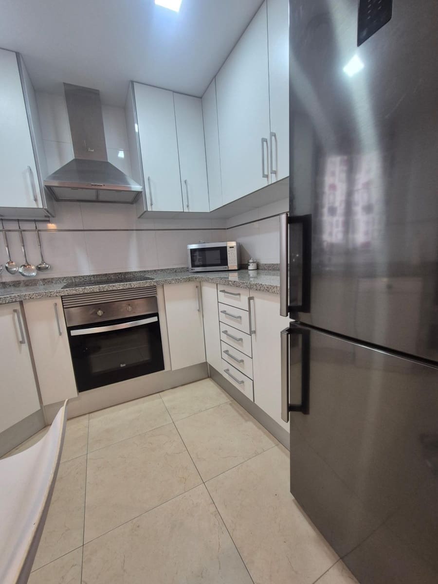 2 soveværelse Penthouse til leje i Valencia by med swimmingpool garage - € 1.900 (Ref: 10173842)