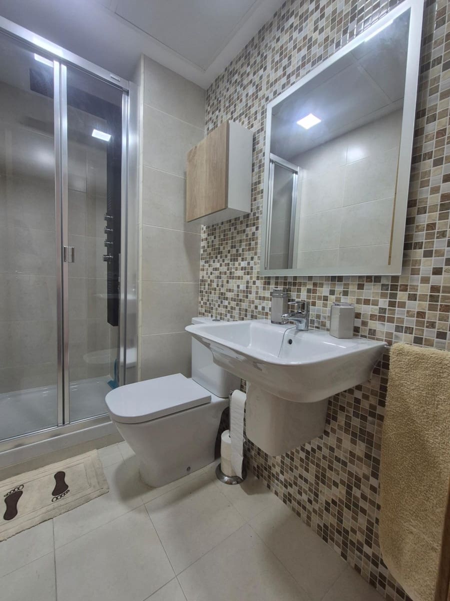 2 soveværelse Penthouse til leje i Valencia by med swimmingpool garage - € 1.900 (Ref: 10173842)