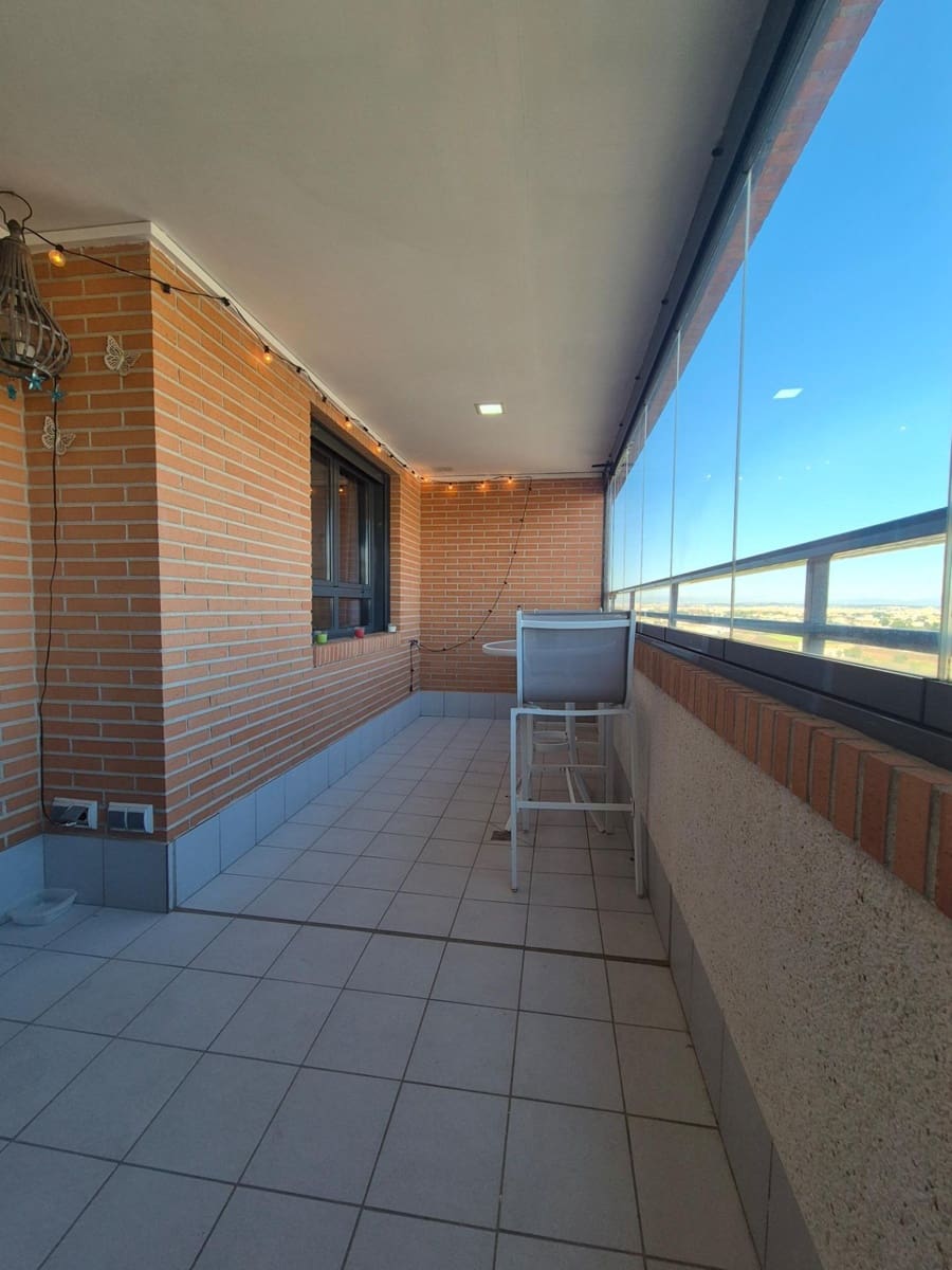 2 soveværelse Penthouse til leje i Valencia by med swimmingpool garage - € 1.900 (Ref: 10173842)