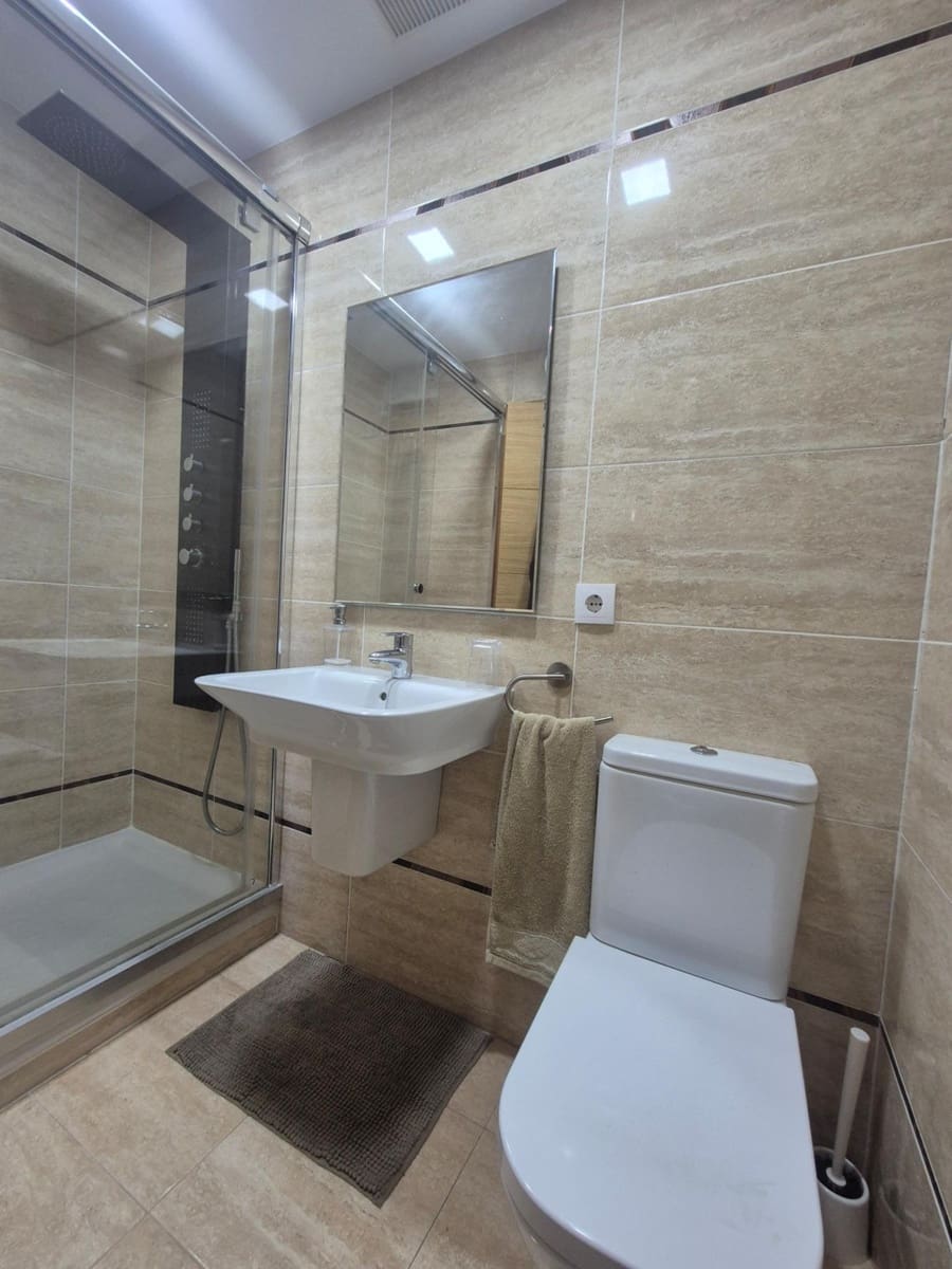 2 soveværelse Penthouse til leje i Valencia by med swimmingpool garage - € 1.900 (Ref: 10173842)